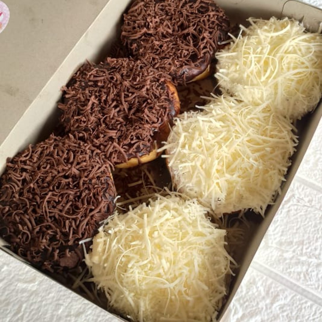 Donat Jabrig Mix Coklat dan Keju