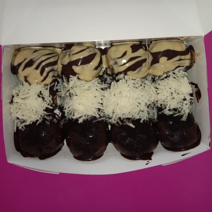 Donat Lumer Choco Tiramisue Cheese Dan Oreo
