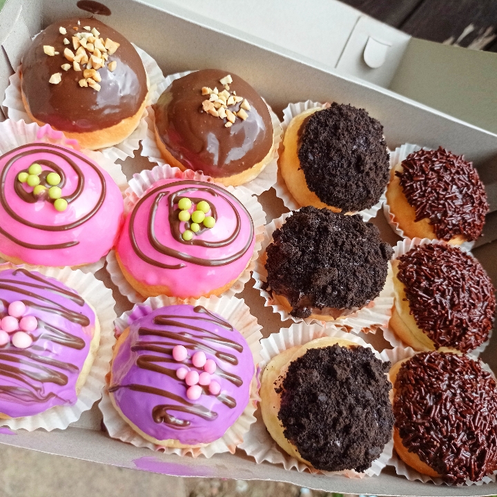 Donat Topping Isi 12