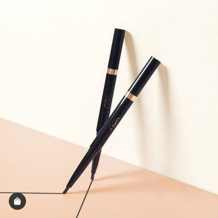 Dual eyebrow styler