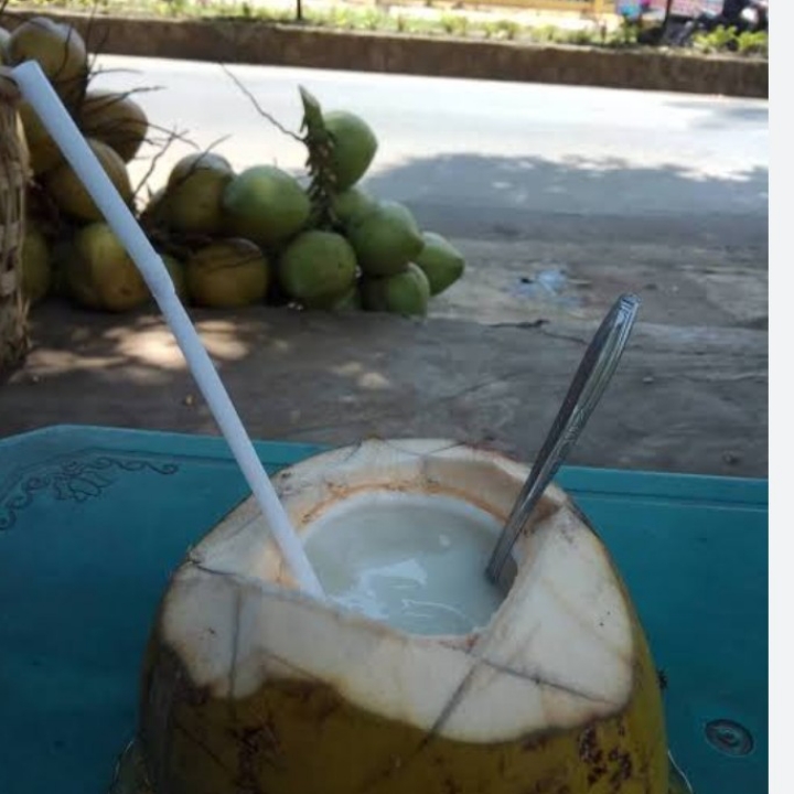 ES KELAPA MUDA PER BIJI 2