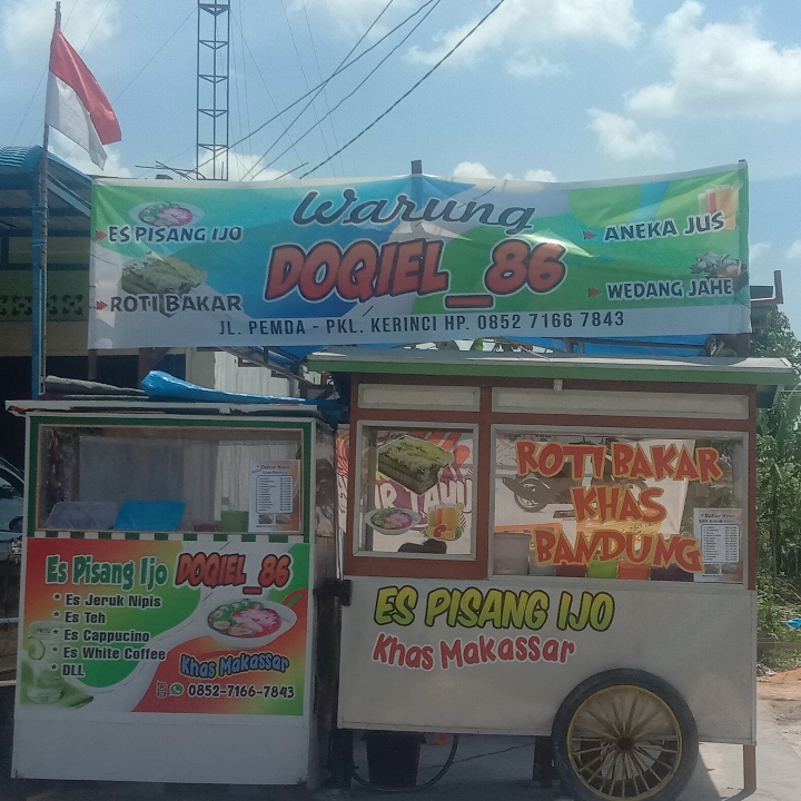 WARUNG DOQIEL 86 ES PISANG IJO KHAS MAKASSAR