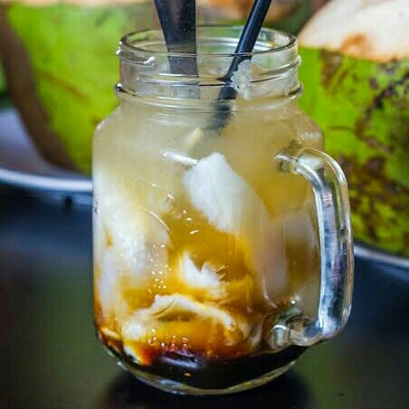 Es Kelapa Muda Gula Merah
