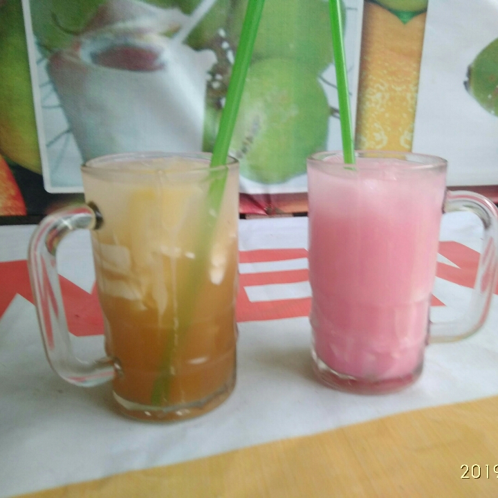 Es Kelapa Muda Gula Merah susu Varian Rasa Strawbery