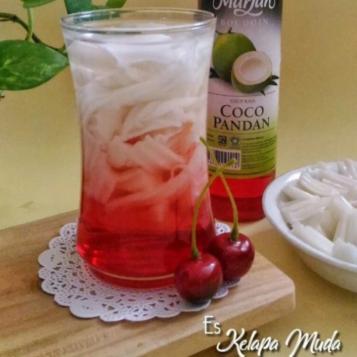 Es Kelapa Muda Gula Sirup