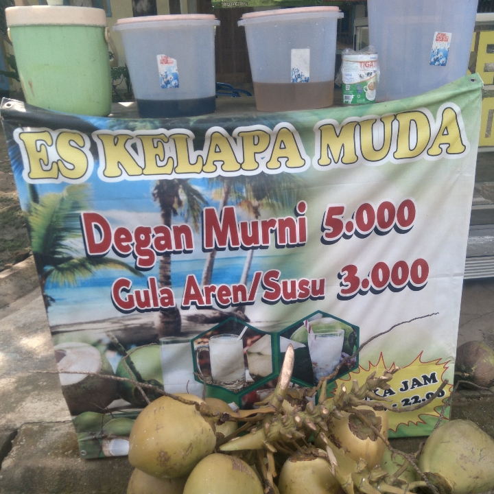 Es Kelapa Muda gula Putih Plus Susu