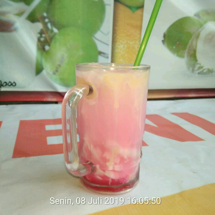 Es Kelapa Stwarbery