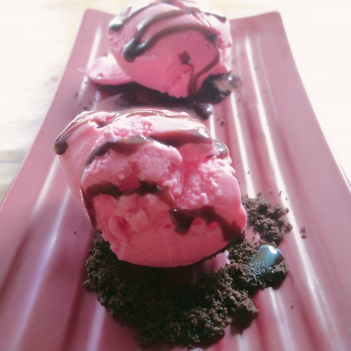 Es Krim Strowberry