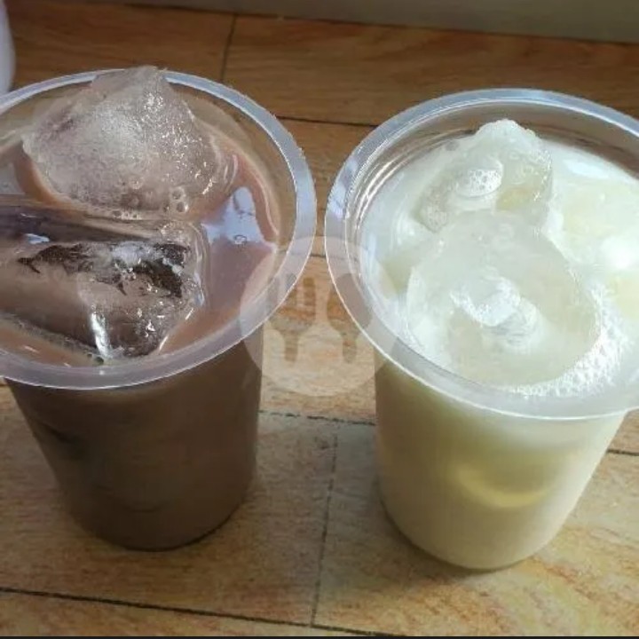 Es Susu Putih Dan Coklat