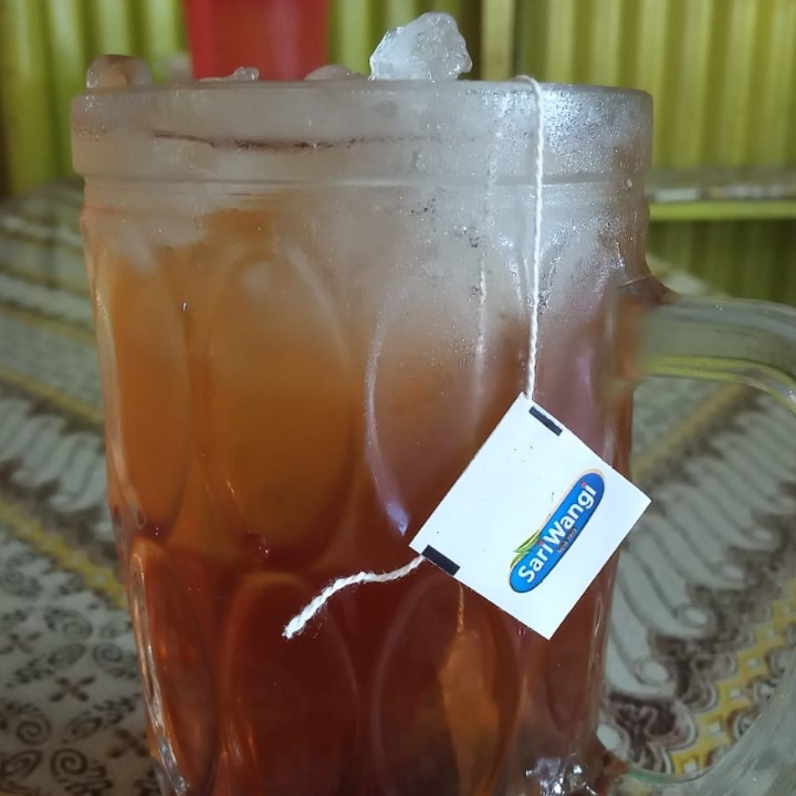 Es Teh Atau Teh Panas