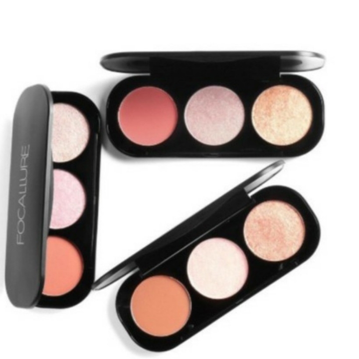 FA-26 FOCALLURE 3 COLORS BLUSH  HIGHLIGHTER PALETTE