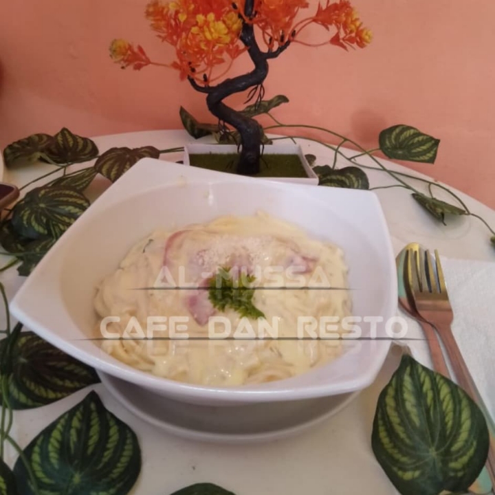 Fettucine Carbonara Beef