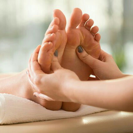 Foot Reflexology And Light Massage 120 Menit
