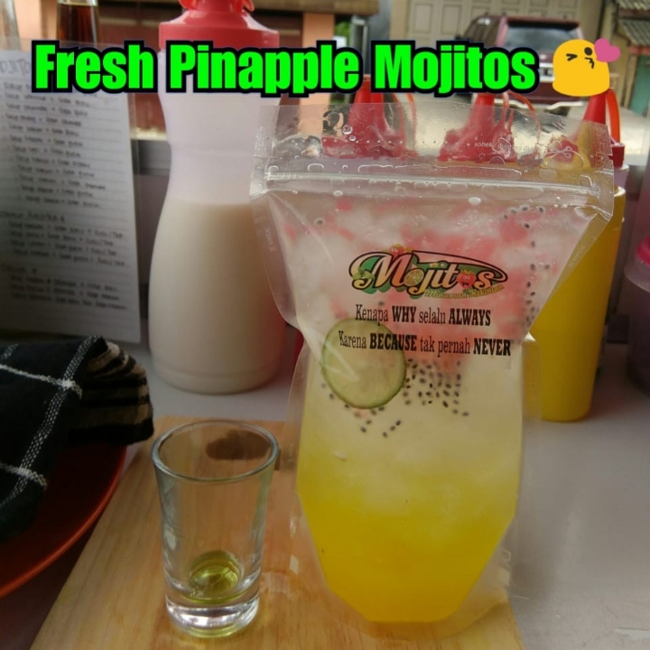 Fresh Pinapple Mojitos