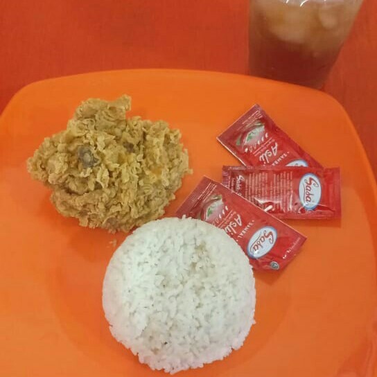 Fried Chiken Dan Teh Poci