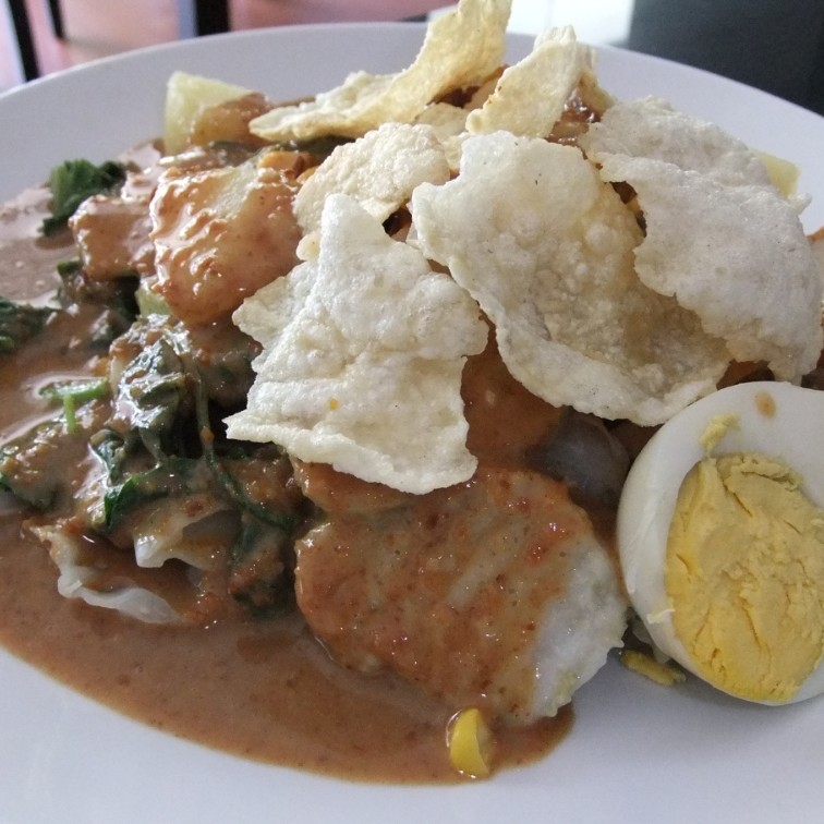 Gado-Gado Telur