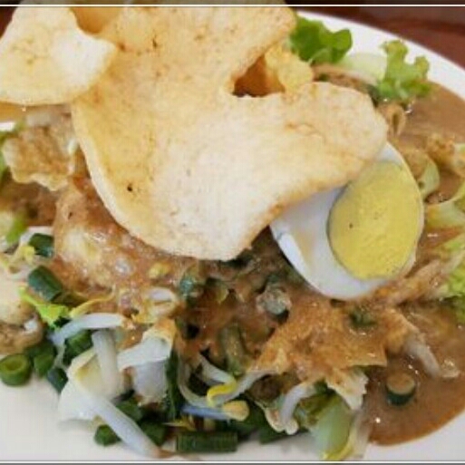 Gado Gado Telur Bulat