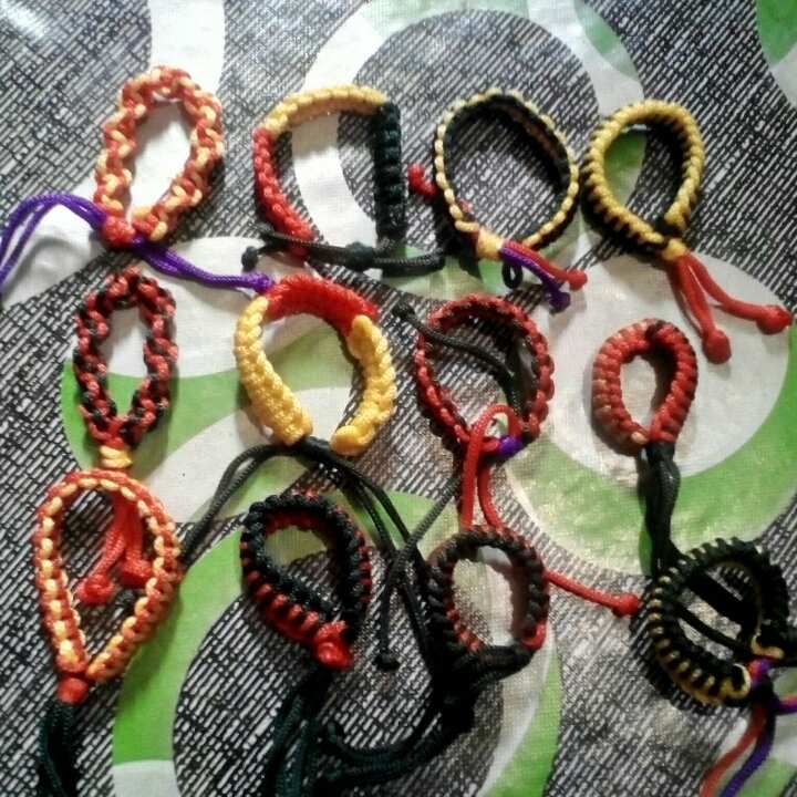 Gelang Rajut