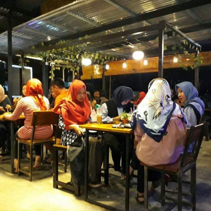 Good Will Cafe 17 Lipu