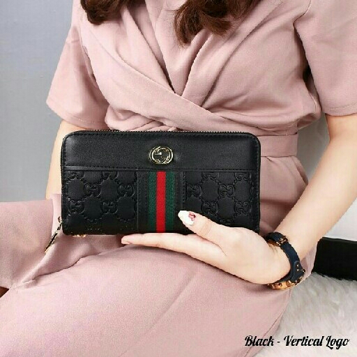 Gucci Evaline D699 