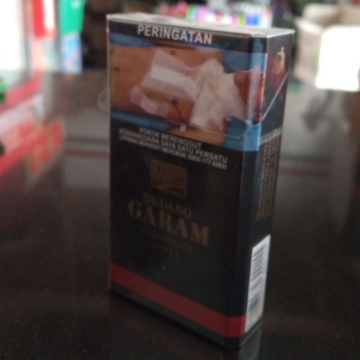 Gudang Garam Signature 12