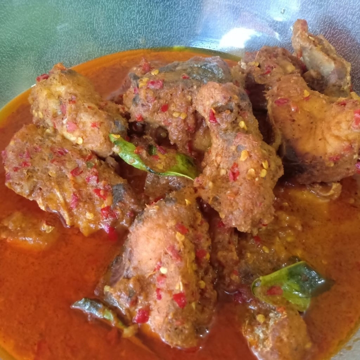 Gulai Merah Baung Laut