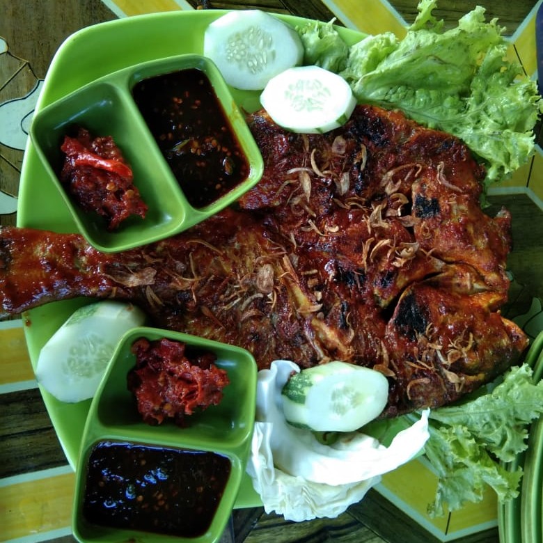 Gurami Bakar Dan Nasi