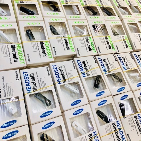 Headset Bluetooth V41 Hitam Putih 3