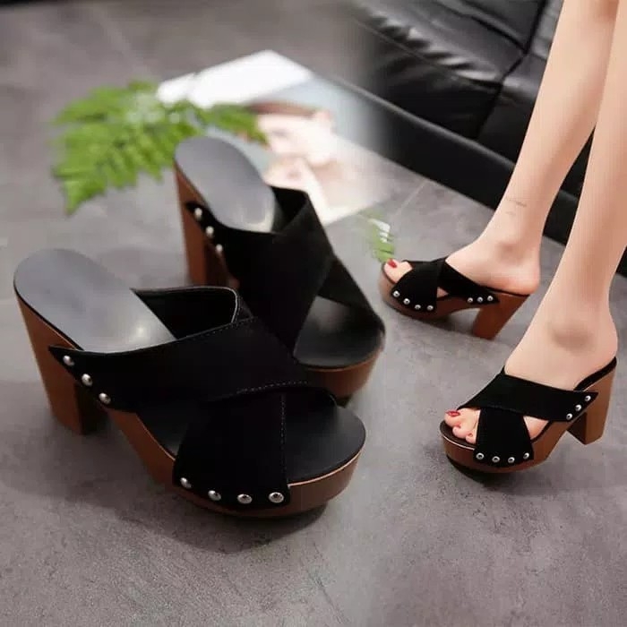 Heels JH100 Hitam