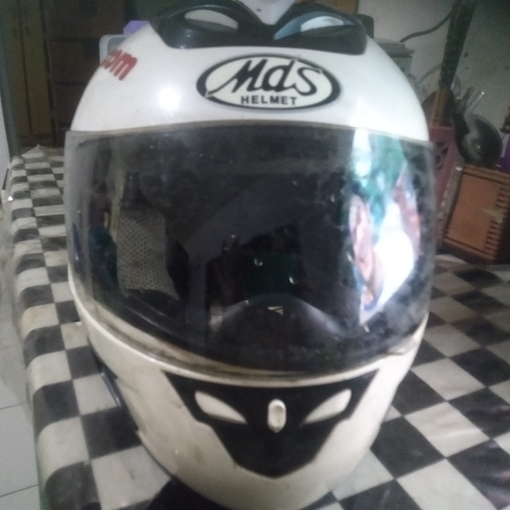 Helm MDS Sparta LX Series white