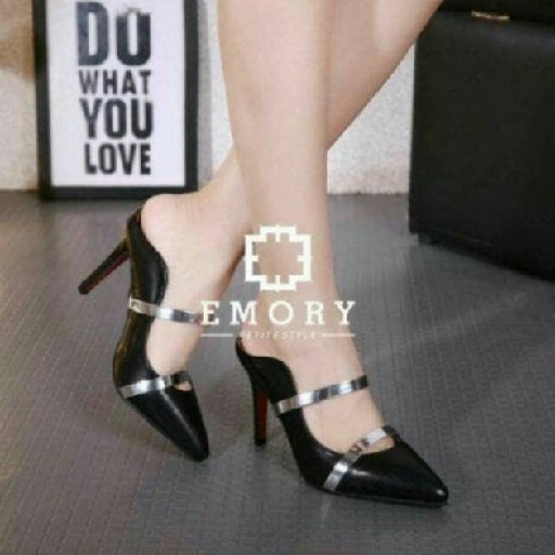 High Heels Ivory Hitam