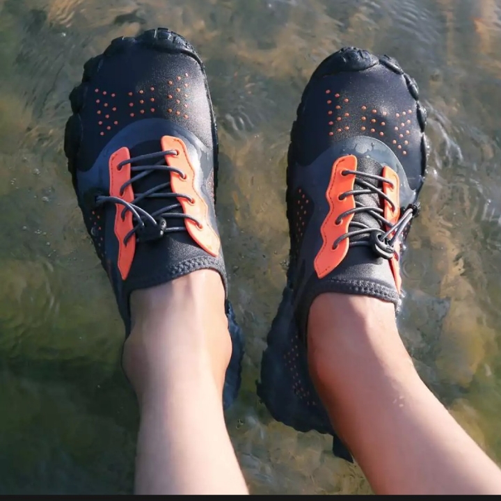 Hoist Sepatu Gunung