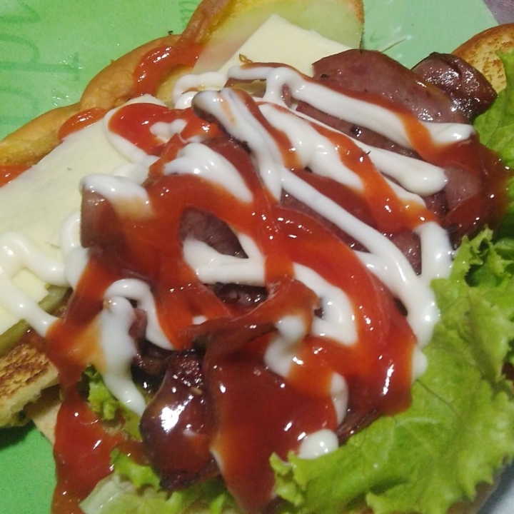 Hotdog Isi Tambah Keju