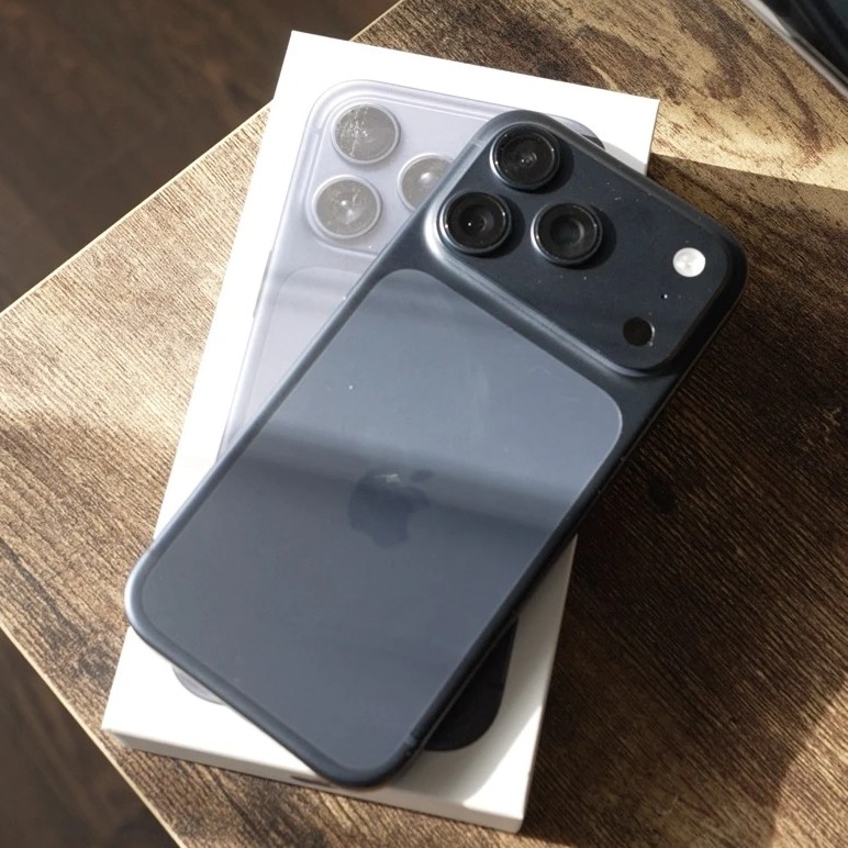 I PHONE 17 PRO 512GB 2
