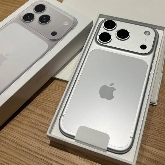 I PHONE 17 PRO MAX 256GB 2
