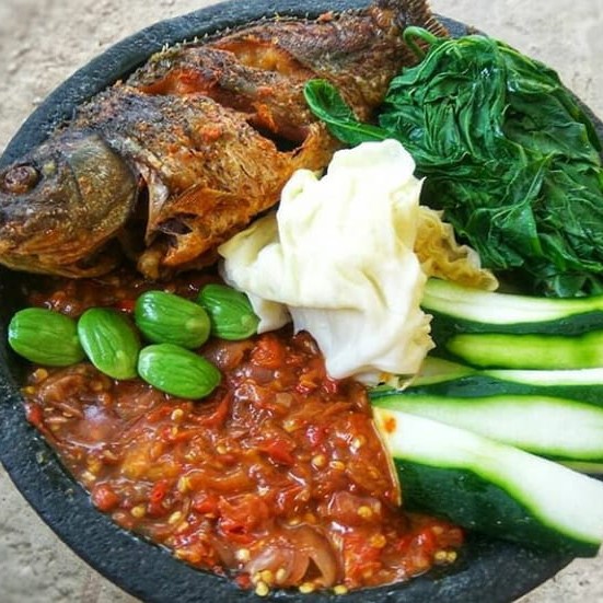 IKAN MAS BAKAR MADU