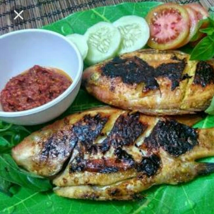 Ikan Bakar Dan Nasi