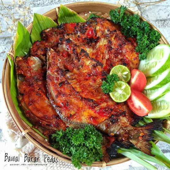 Ikan Bawal Bakar