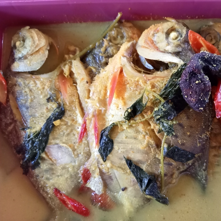Ikan Bawal Gulai Kuning