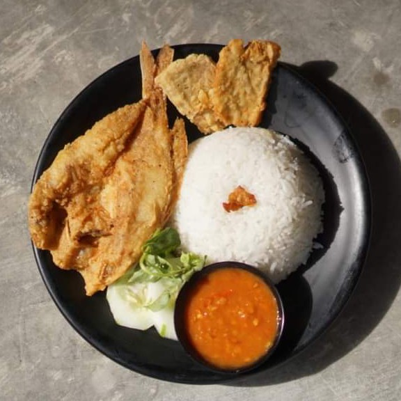 Ikan Goreng Zidna Food
