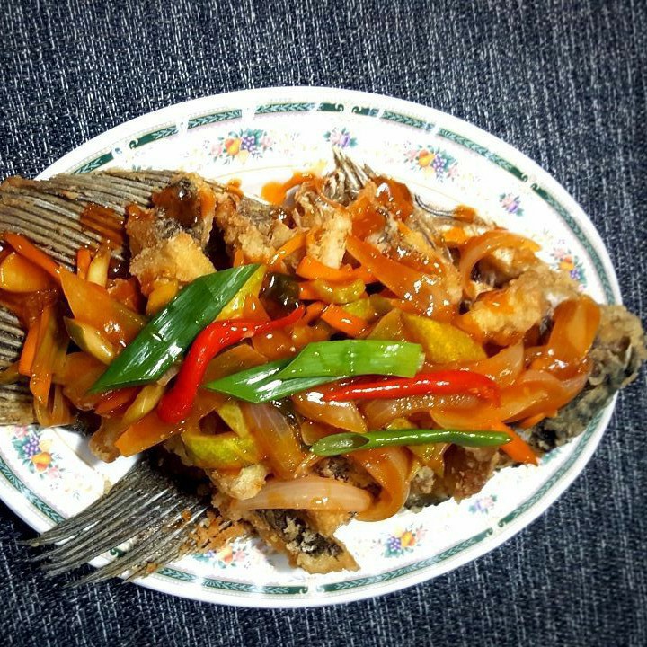 Ikan Gurame Asam Manis