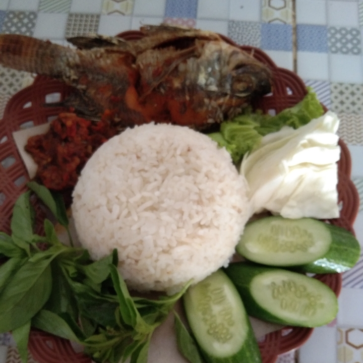 Ikan Nila Goreng Denggan Nasi