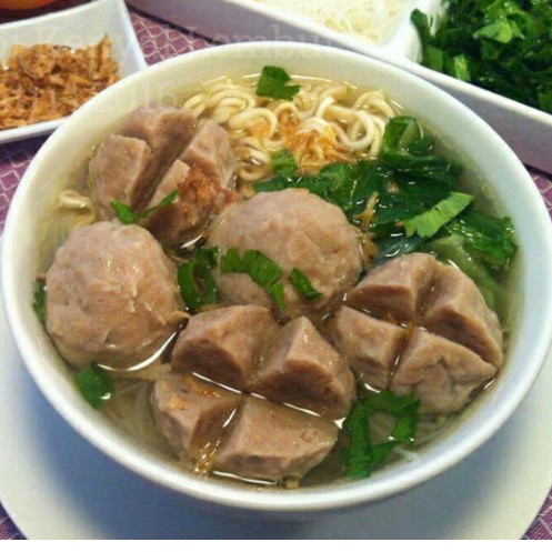 Indomie Ayam Bakso Besar