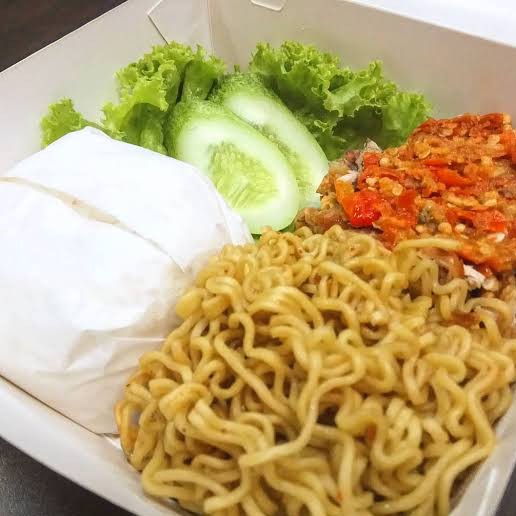 Indomie Ayam Geprek Plus Nasi