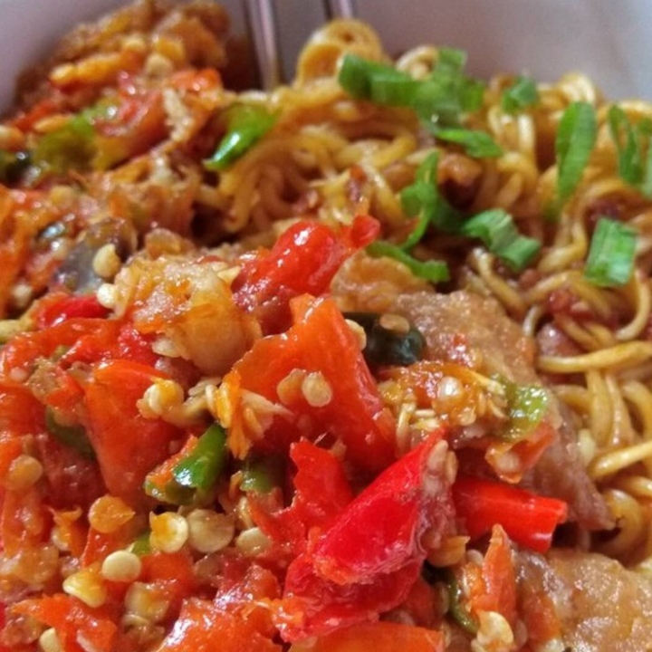 Indomie goreng telur geprek