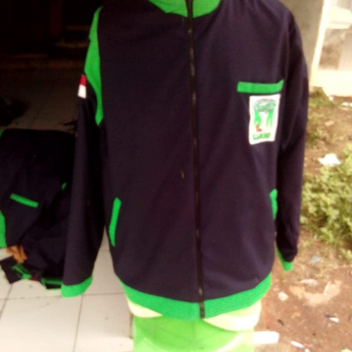Jaket Bolak Balik Bebas Desain 2
