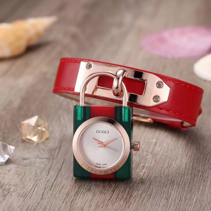 Jam Tangan Wanita Gucci Gembok Leather Strap - Merah