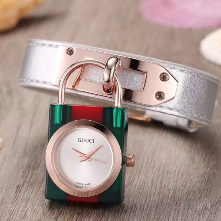 Jam Tangan Wanita Gucci Gembok Leather Strap - Silver