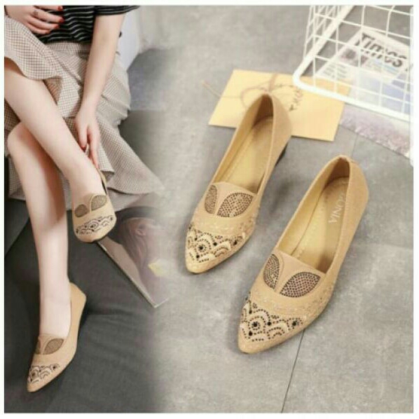Js 24 Flatshoes Cream
