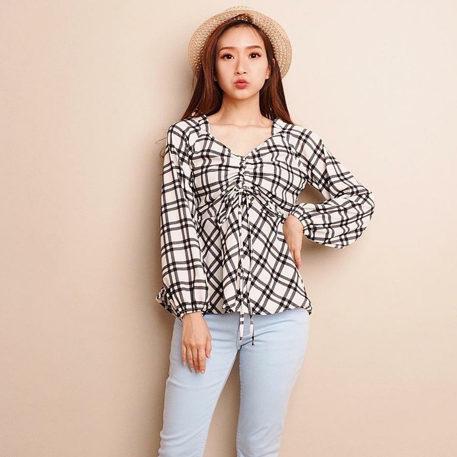 Julia Top Black Realpict